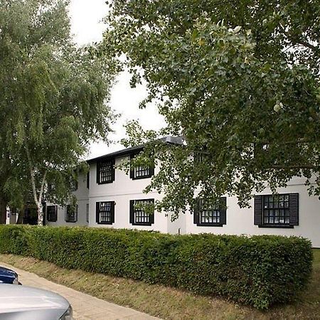 Premier Inn Cobham Exterior foto