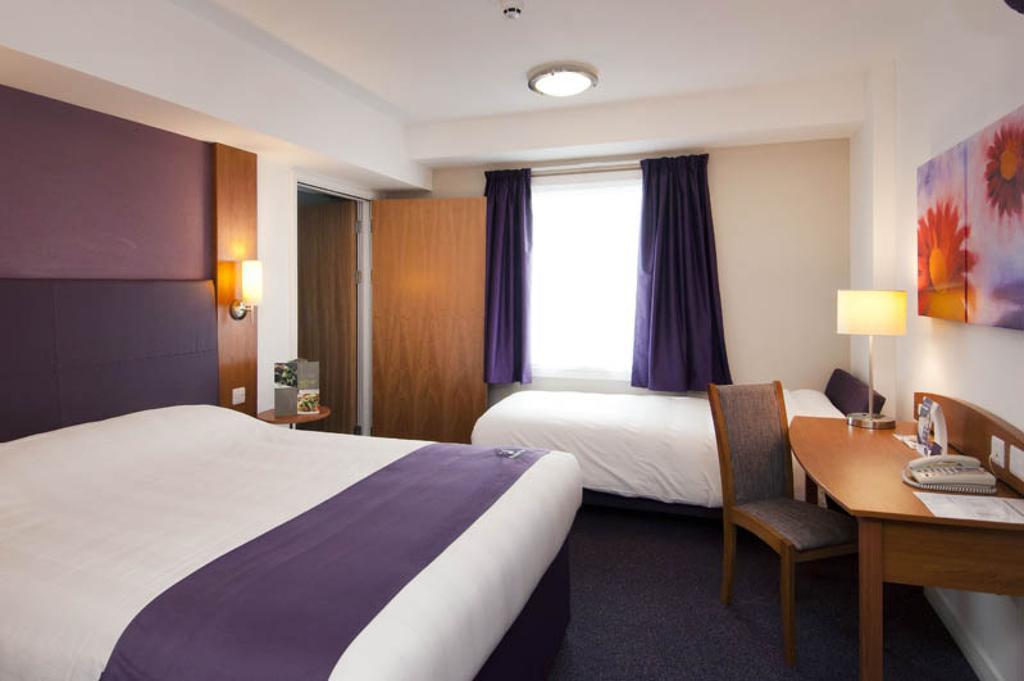 Premier Inn Cobham Zimmer foto