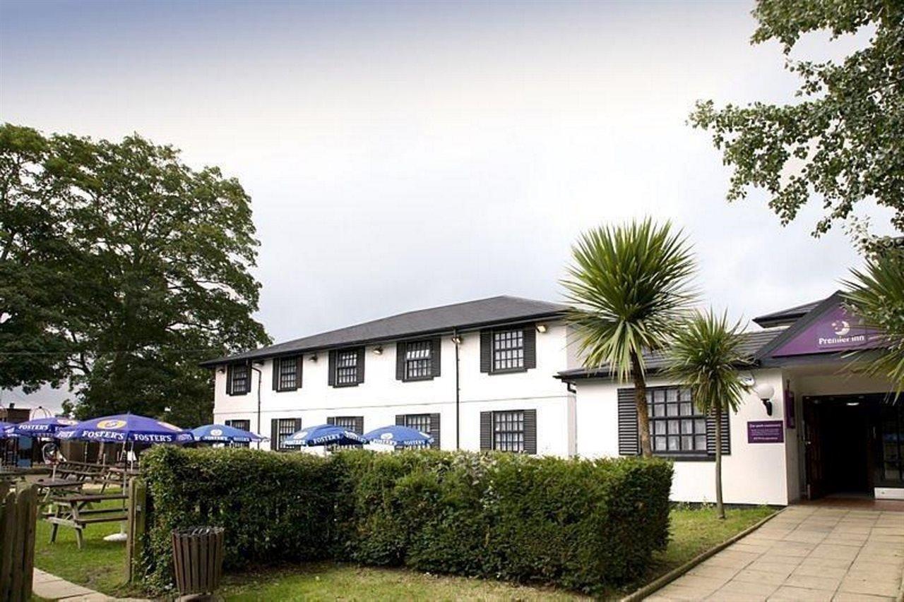 Premier Inn Cobham Exterior foto