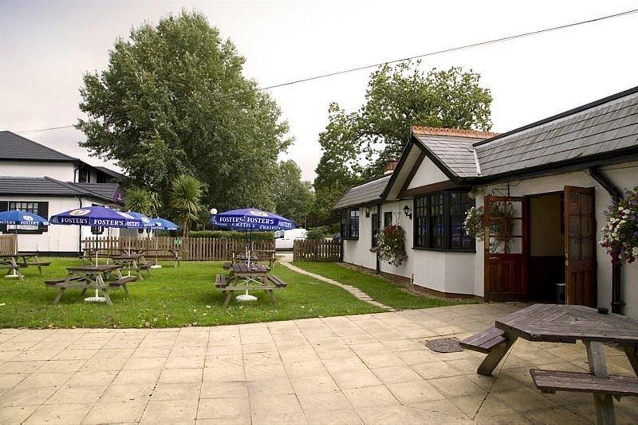 Premier Inn Cobham Exterior foto