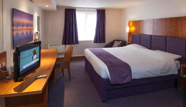 Premier Inn Cobham Exterior foto